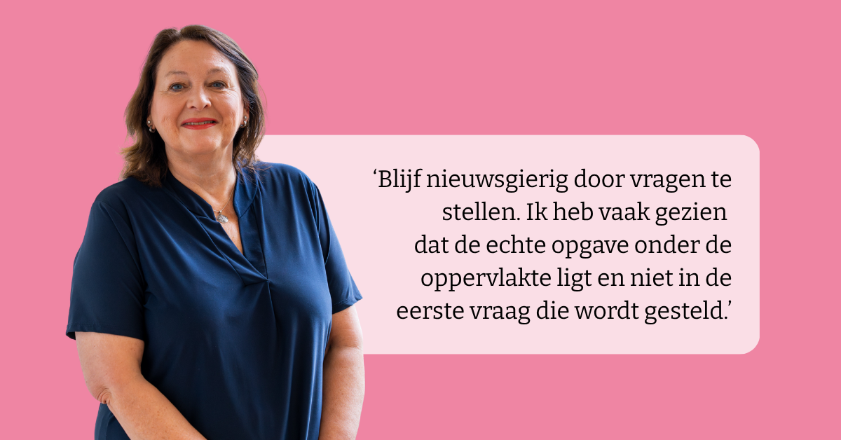 Citaat van communicatieprofessional Miranda Breur: blijf nieuwsgierig, de echte opgave ligt vaak onder de oppervlakte
