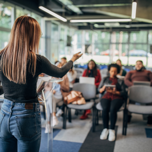 Communicatieprofessional Opleiding Van der Hilst B